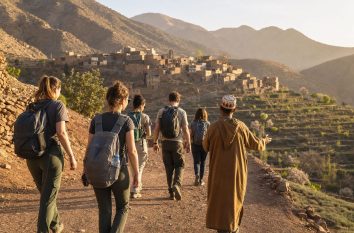 Groupe de jeunes participant à un voyage solidaire